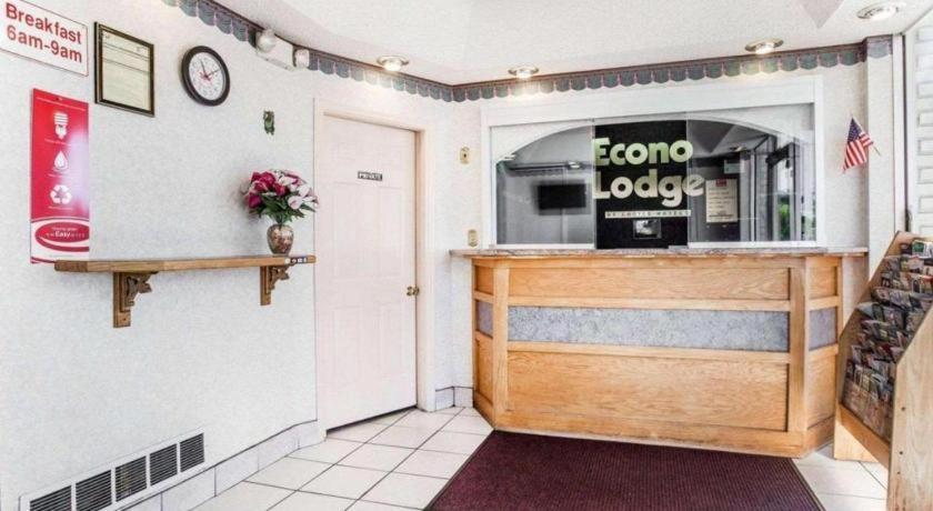 Econo Lodge photo 6