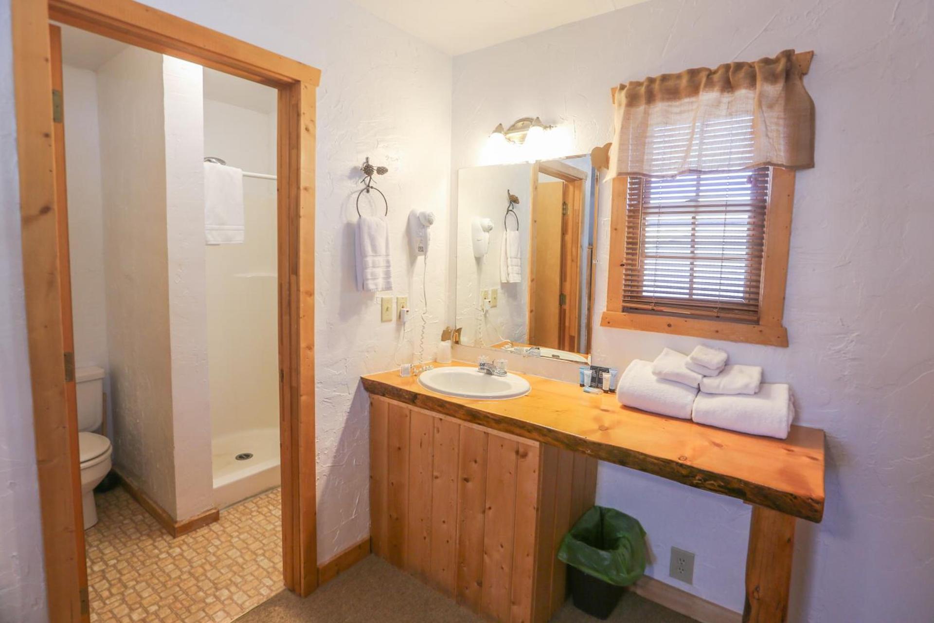 Chinook Winds Lodge photo 49