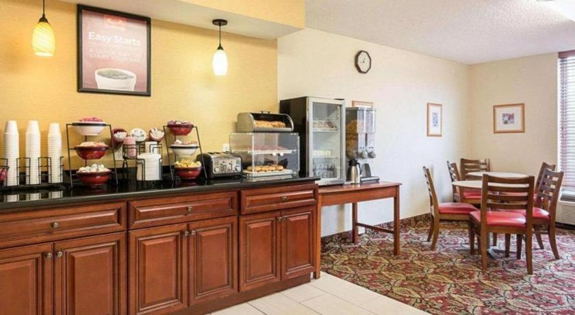 Econo Lodge Near Quantico Marine Base photo 16