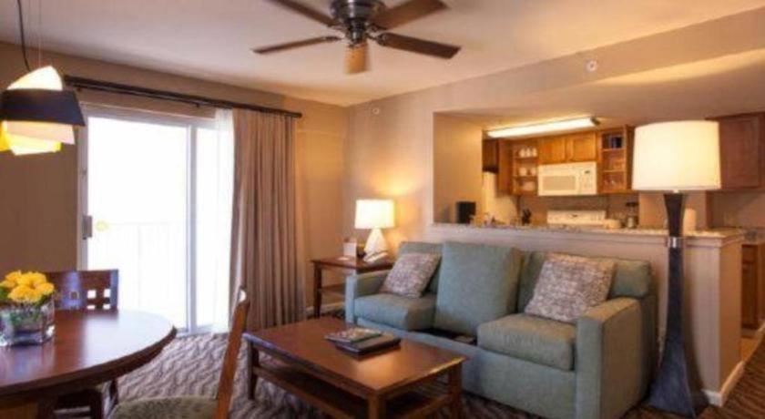 Wyndham Waikiki Beach Walk photo 18