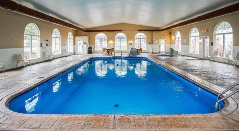 Surrey's Carriage Place Resort photo 15
