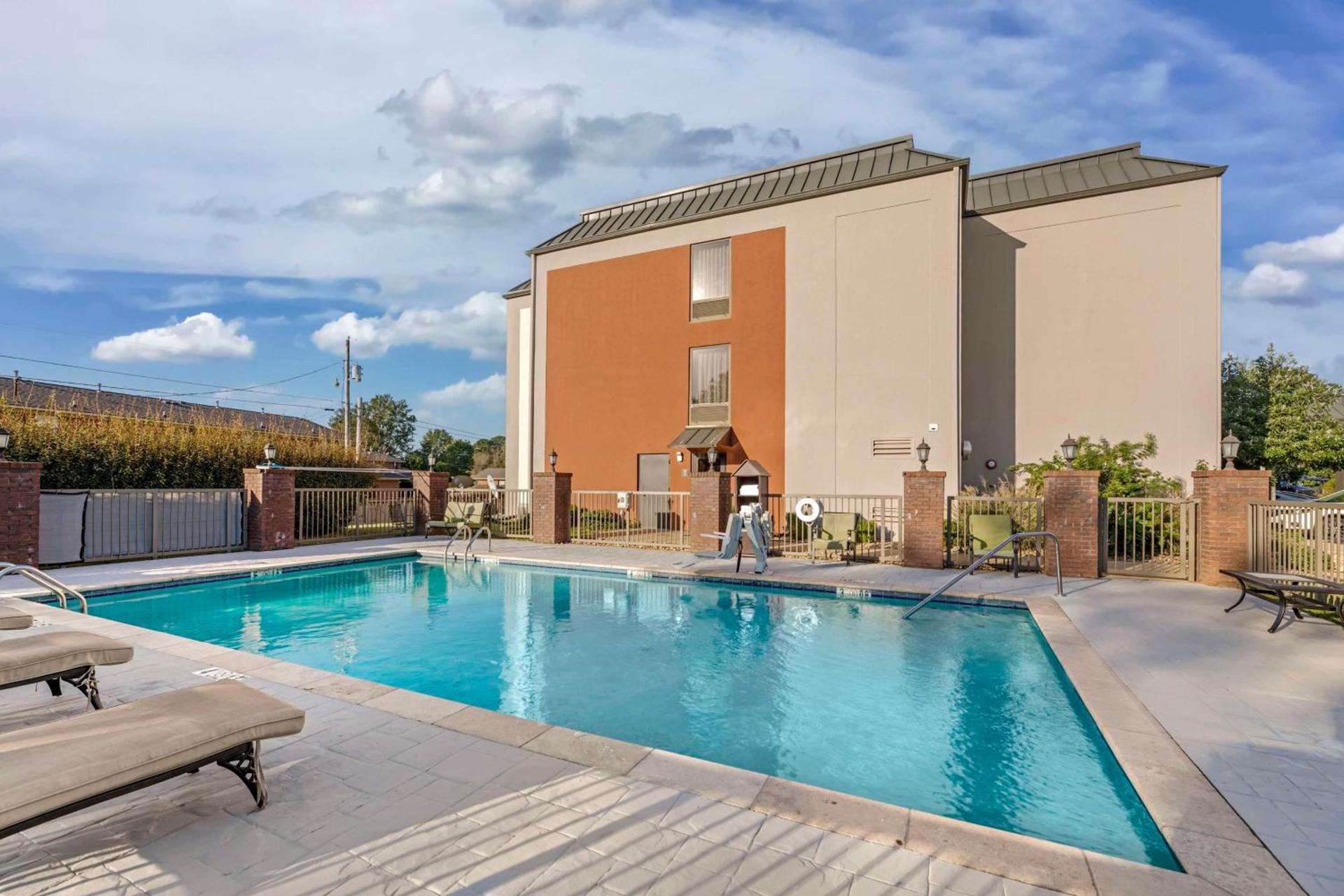 Best Western New Albany photo 36