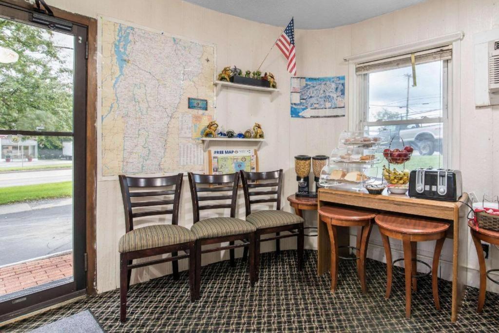 Rodeway Inn photo 3