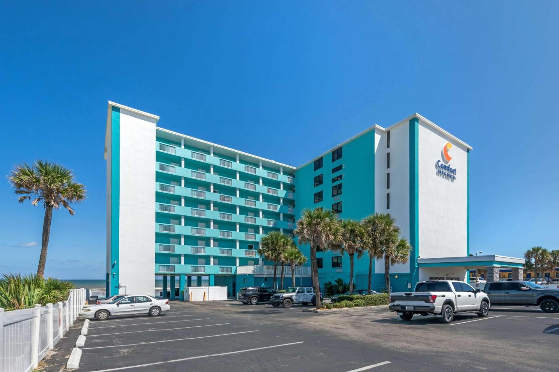 Comfort Inn & Suites Daytona Beach Oceanfront photo 2