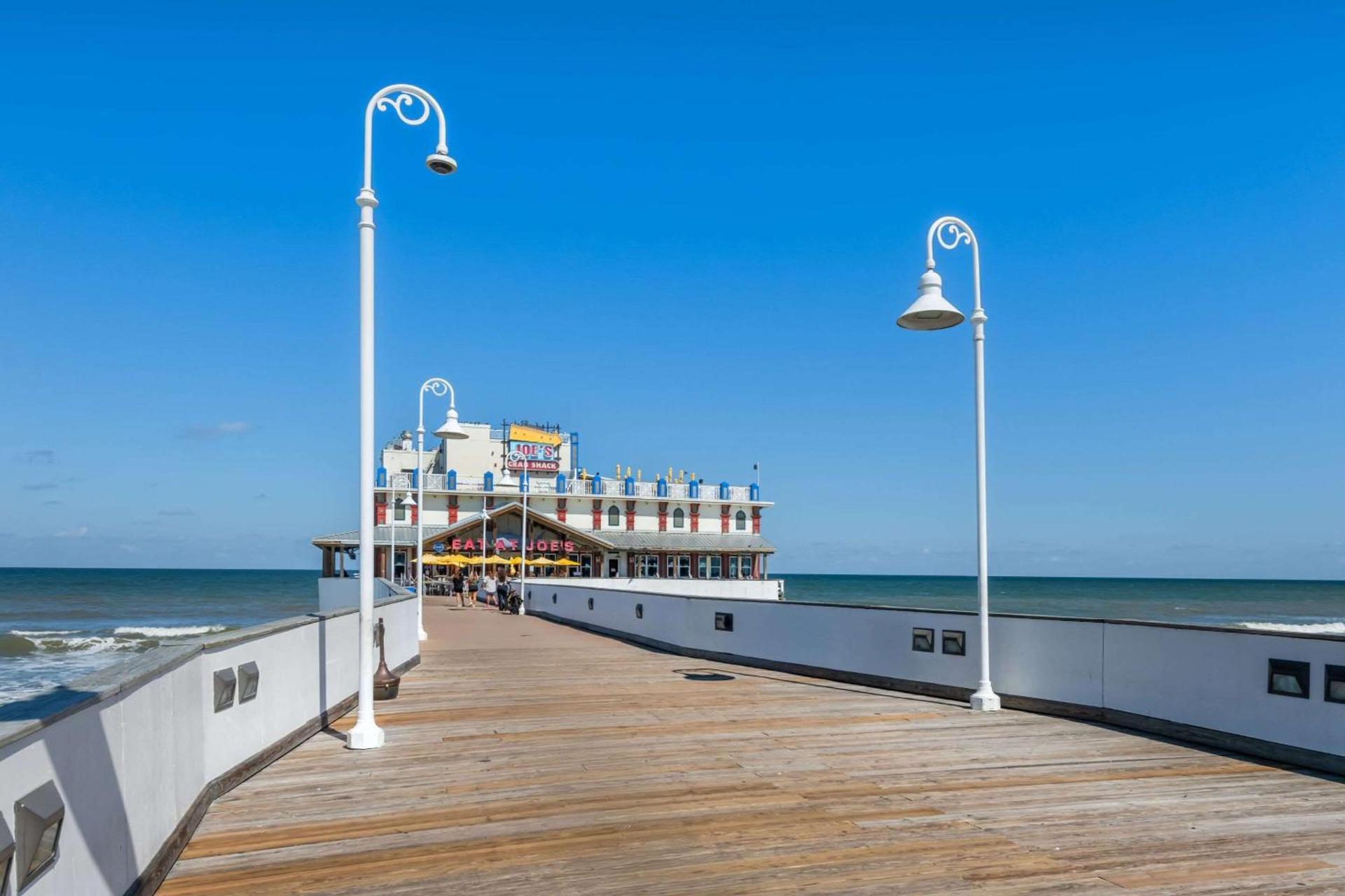 Comfort Inn & Suites Daytona Beach Oceanfront photo 14