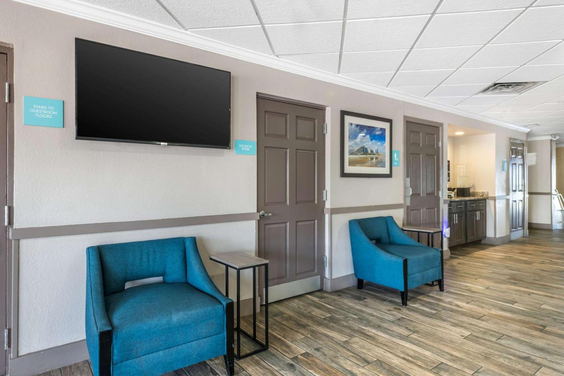 Comfort Inn & Suites Daytona Beach Oceanfront photo 21