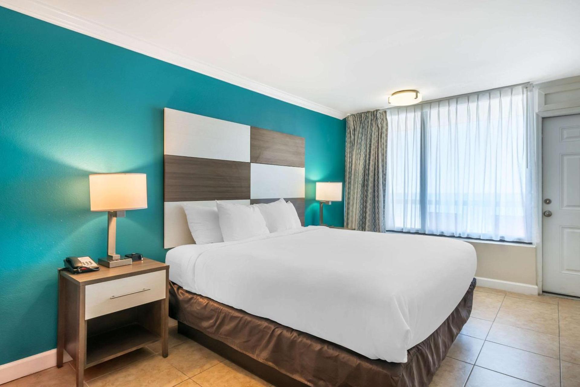Comfort Inn & Suites Daytona Beach Oceanfront photo 23