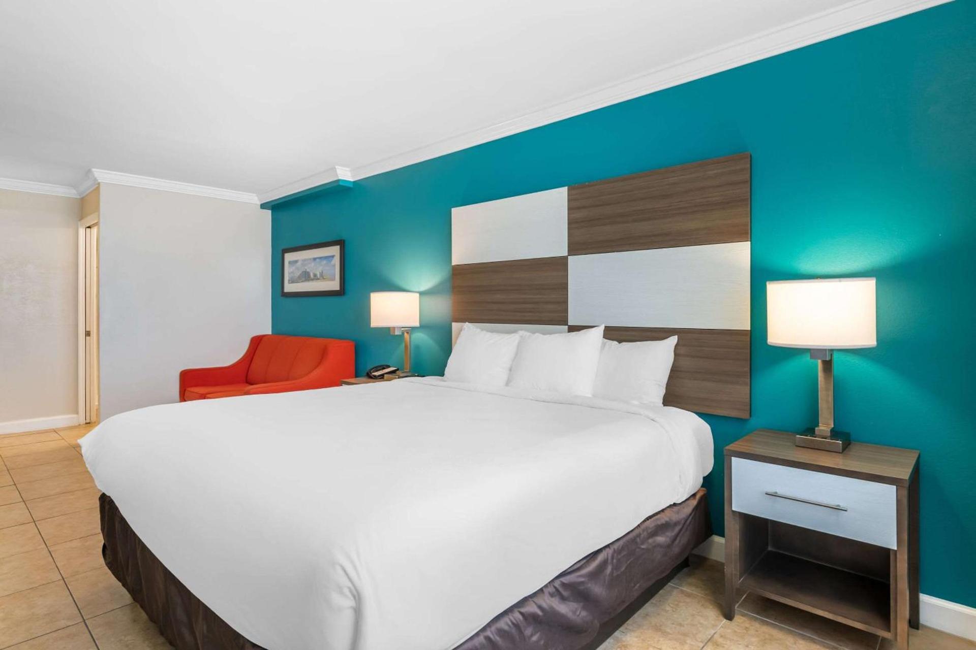 Comfort Inn & Suites Daytona Beach Oceanfront photo 25