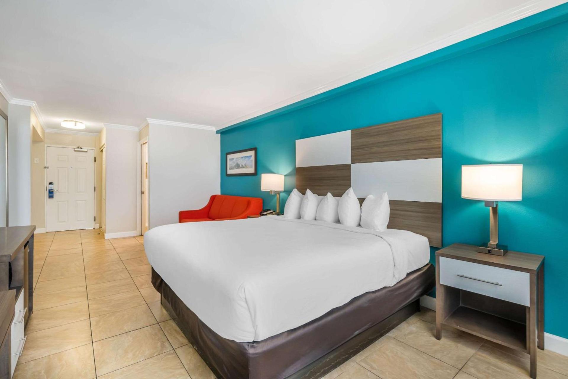 Comfort Inn & Suites Daytona Beach Oceanfront photo 30