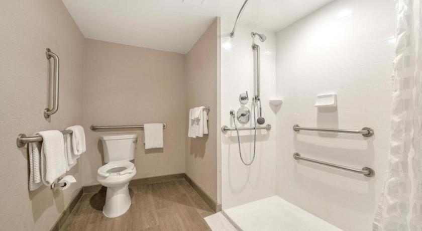Embassy Suites by Hilton Denver Tech Center North photo 2