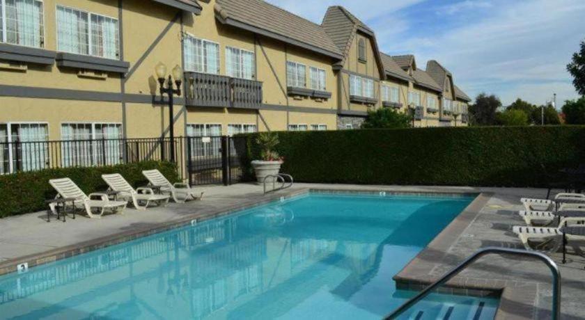 Folk Inn Ontario Airport photo 17