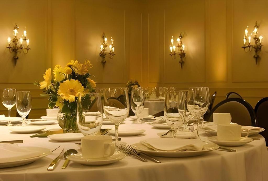Adam's Mark Hotel & Conference Center photo 11