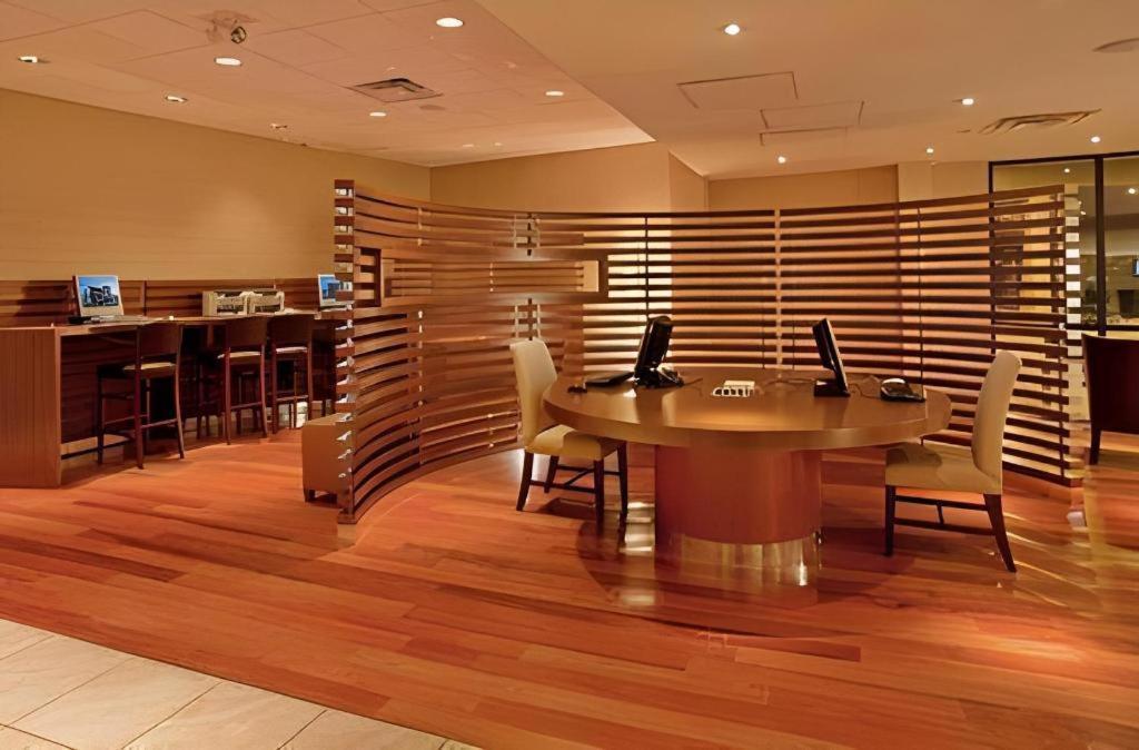 Adam's Mark Hotel & Conference Center photo 12
