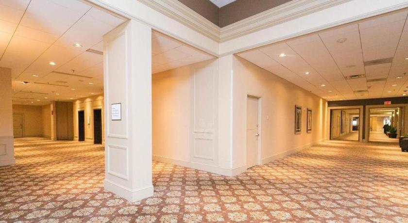 Adam's Mark Hotel & Conference Center photo 16