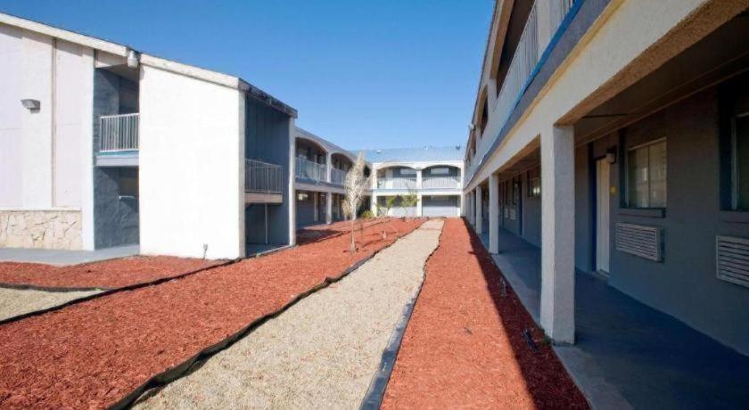 Americas Best Value Inn Midland photo 9