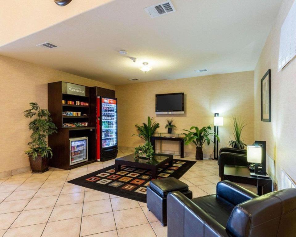 Quality Suites photo 4