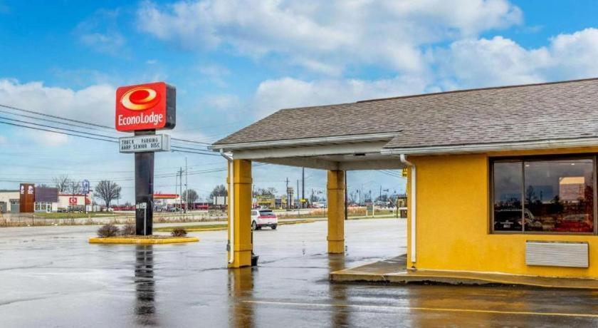 Econo Lodge photo 13