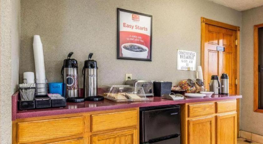 Econo Lodge photo 18