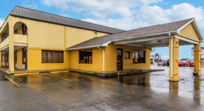 Econo Lodge photo 23