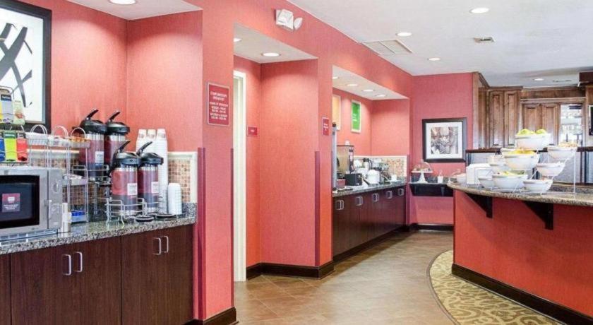 Comfort Suites photo 16