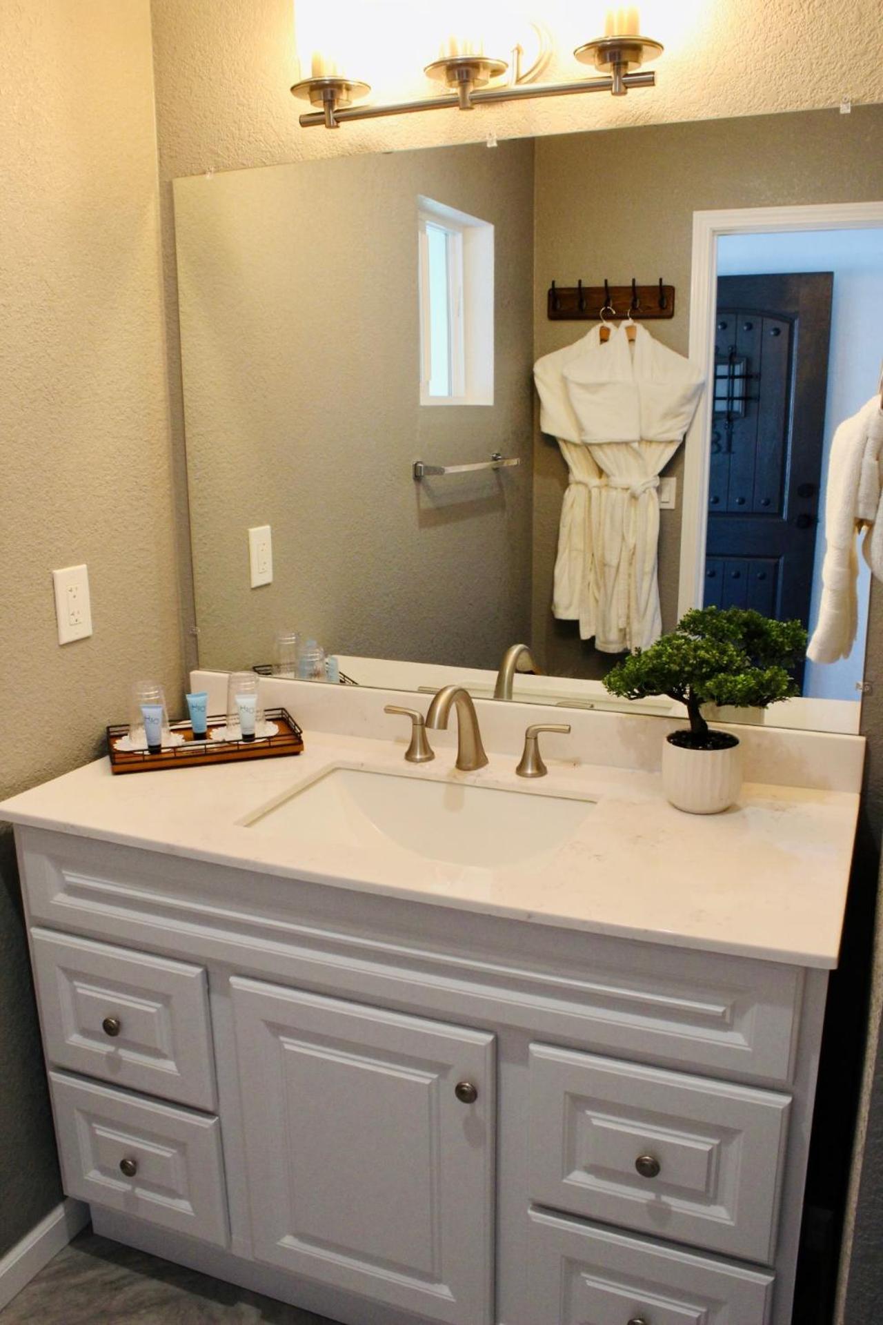 Ocean Cove Lodge photo 21
