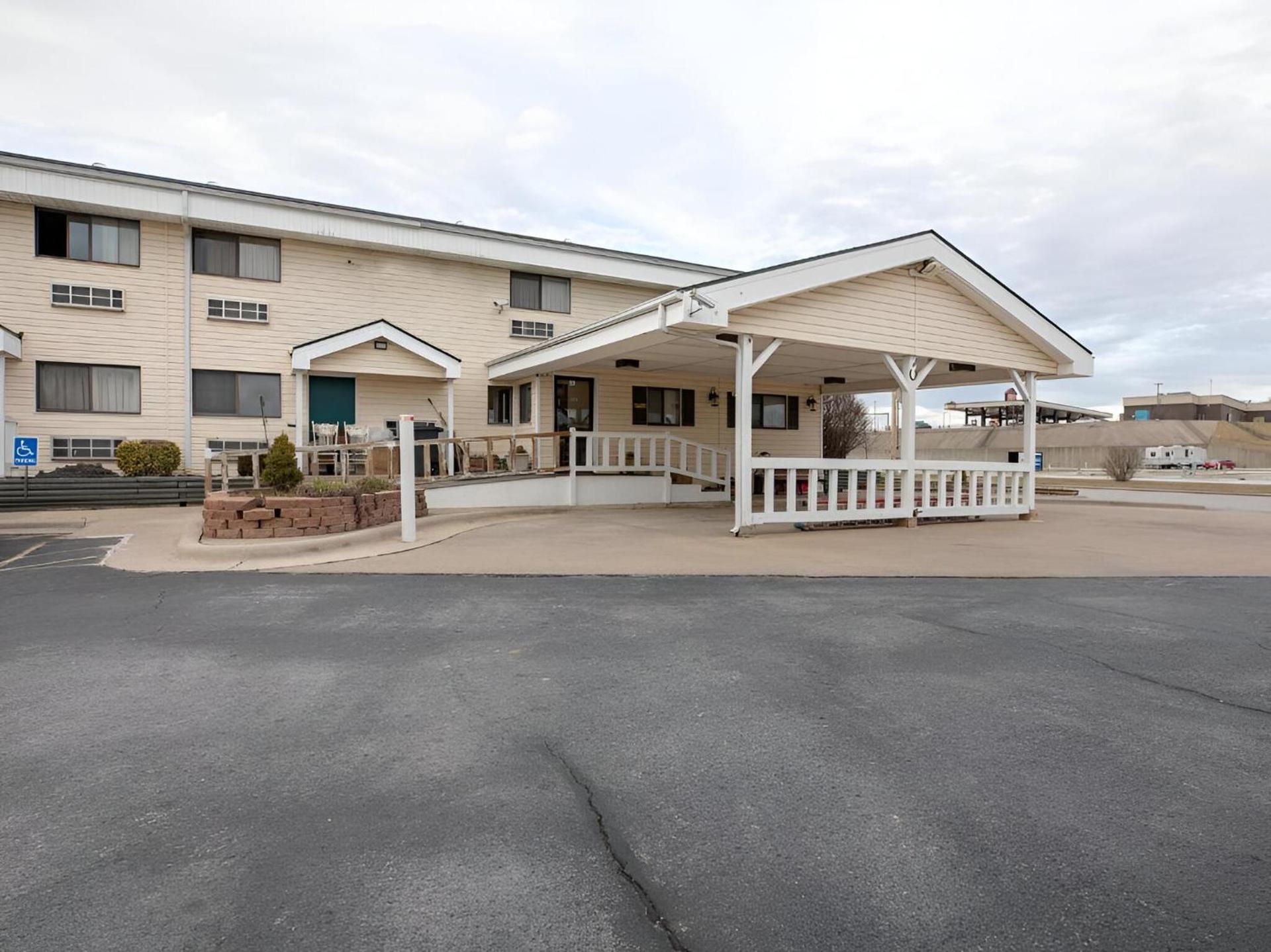 American Inn Ozark photo 1