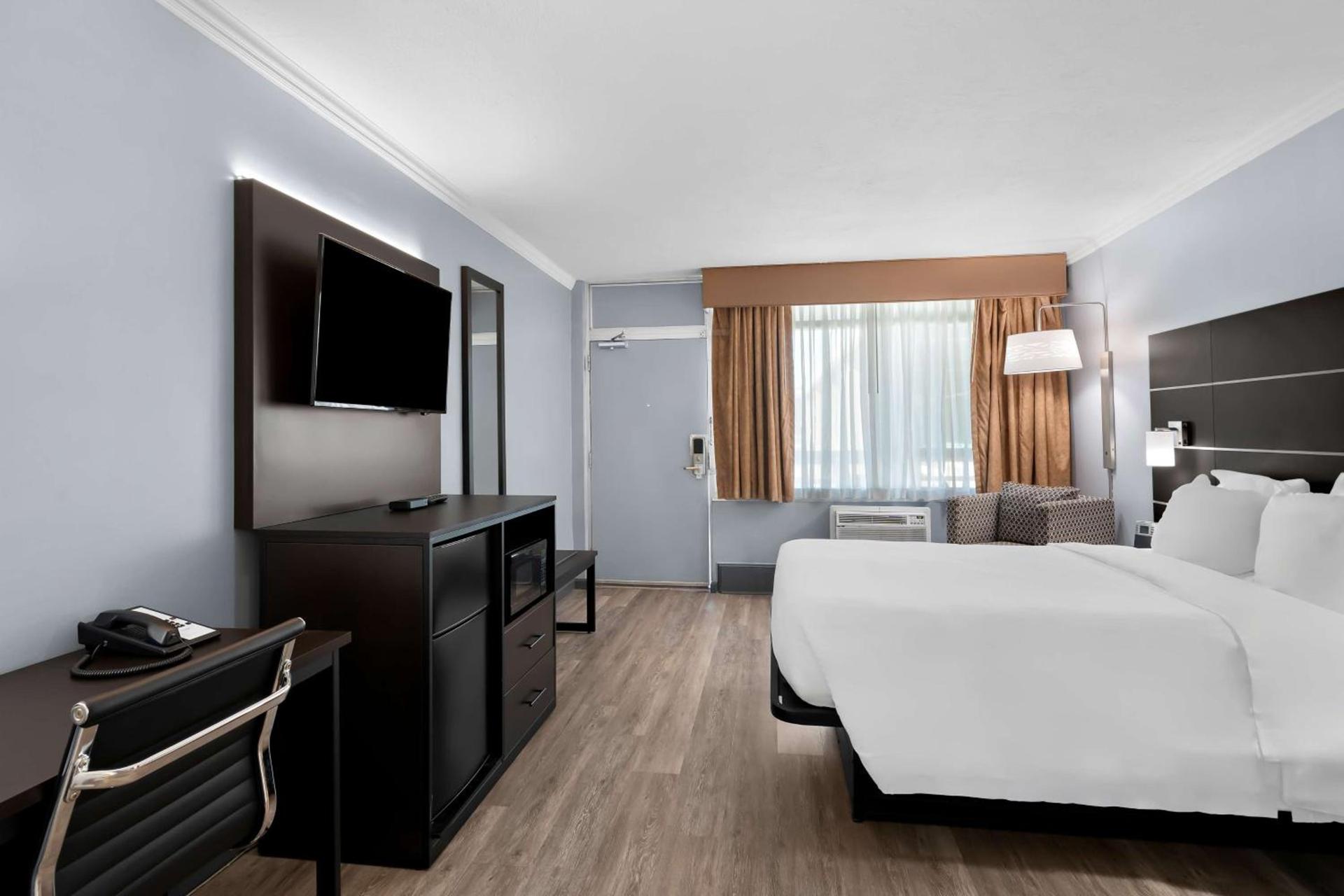 Brandywine Valley Inn SureStay Plus by Best Western photo 2