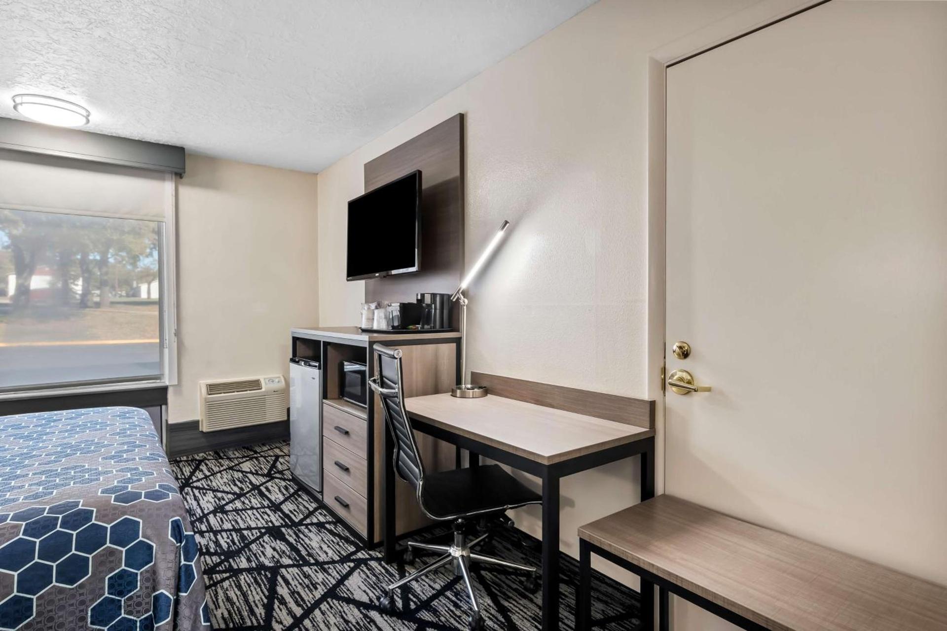 SureStay Hotel by Best Western Duncan photo 31