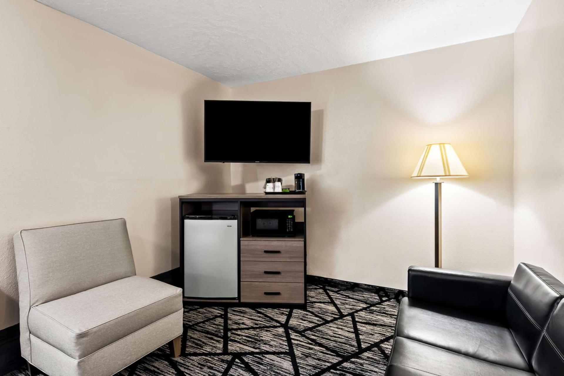 SureStay Hotel by Best Western Duncan photo 35