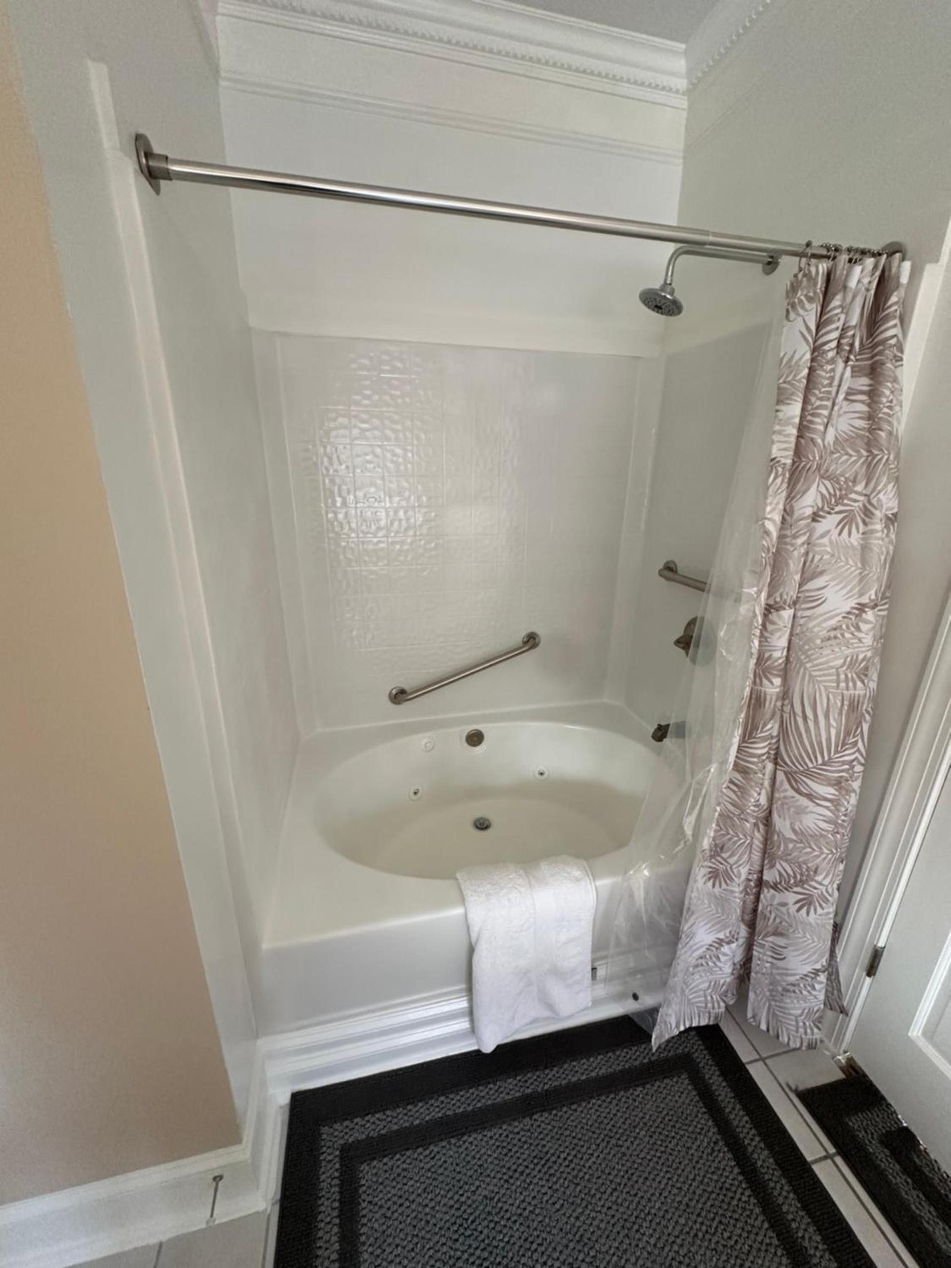 MooreField Suites Greensboro East photo 74