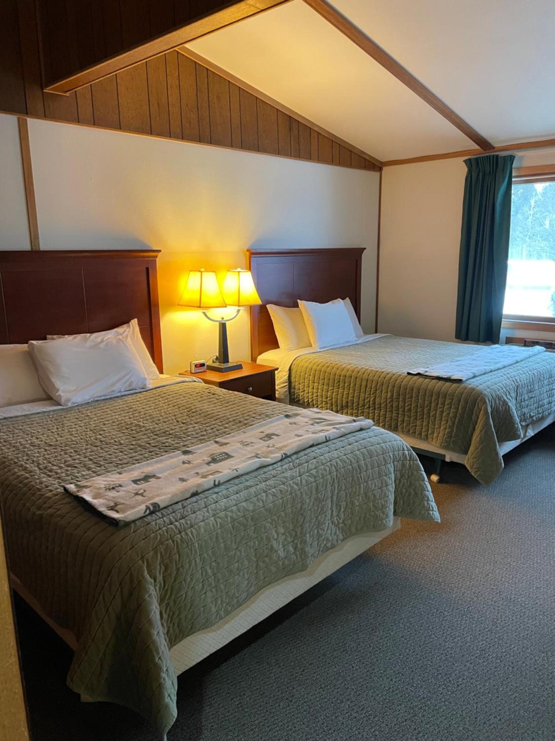 The Cedar Lodge photo 2