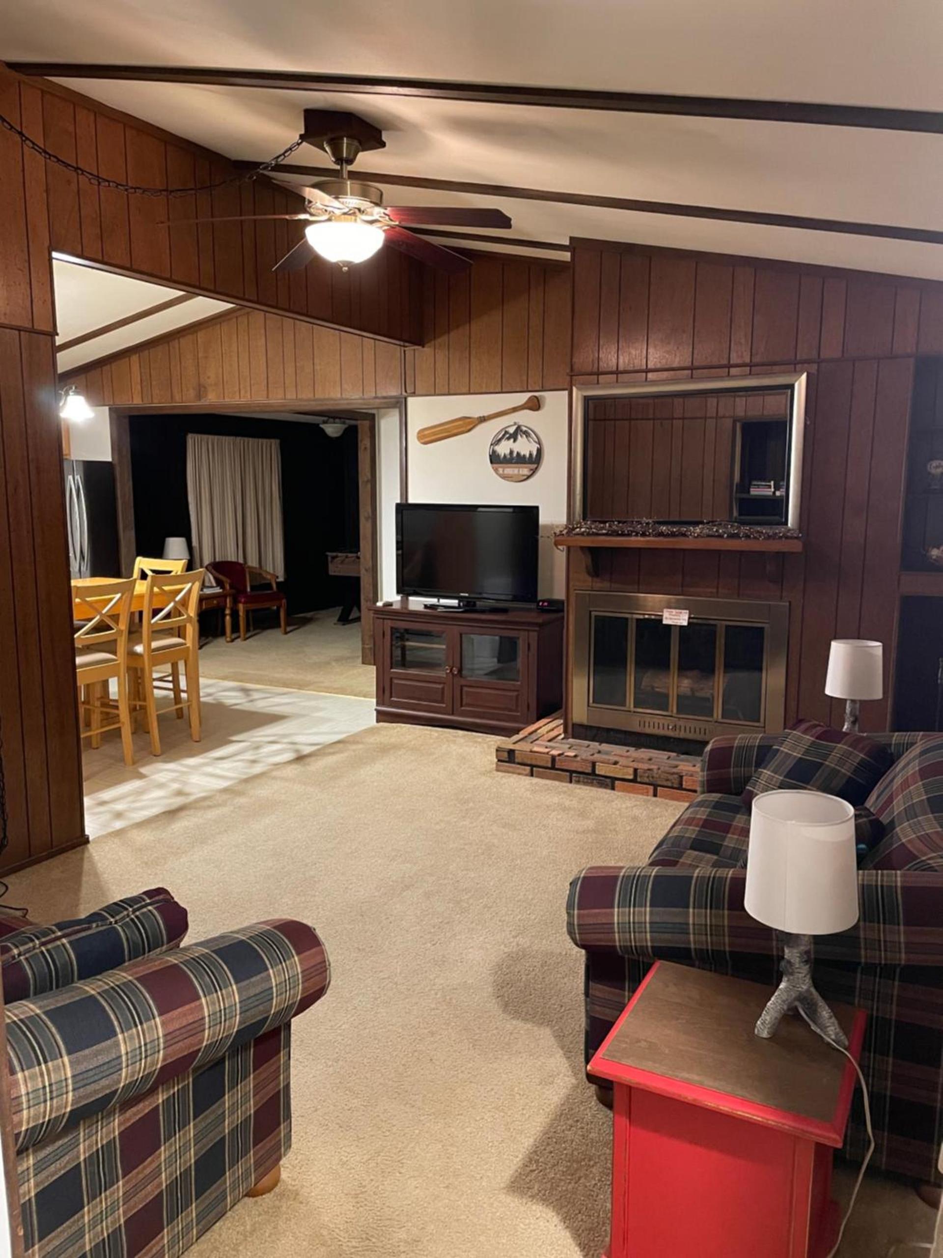 The Cedar Lodge photo 11