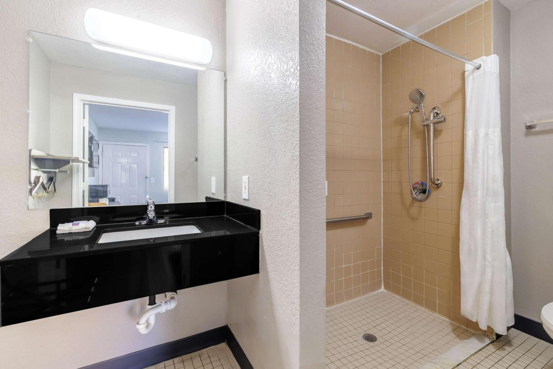 Motel 6 Elizabethtown photo 14