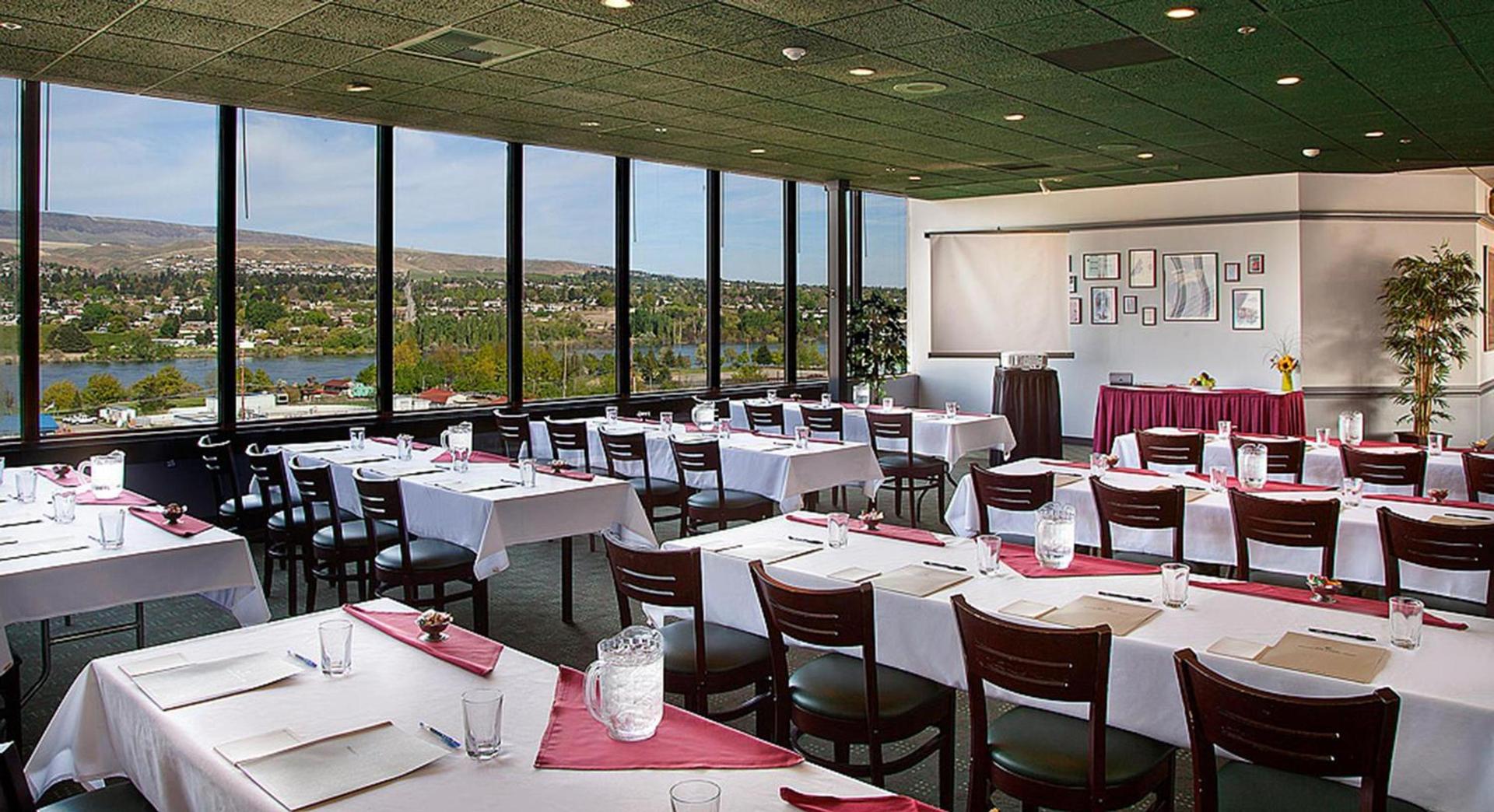 Coast Wenatchee Center Hotel photo 3