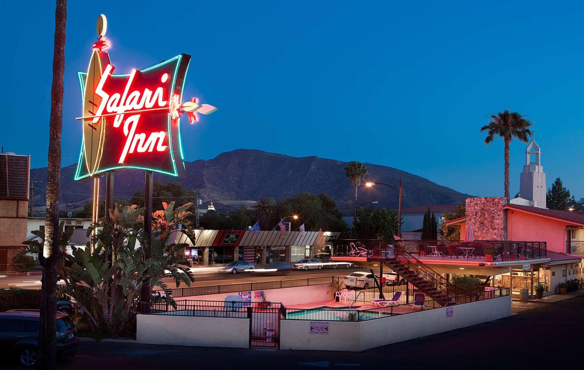 Safari Inn Burbank-Universal, a Coast Hotel photo 1