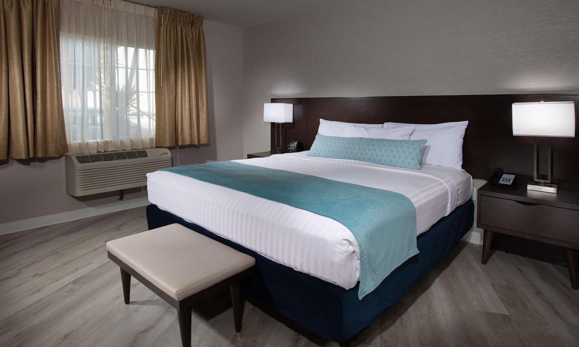 Safari Inn Burbank-Universal, a Coast Hotel photo 2