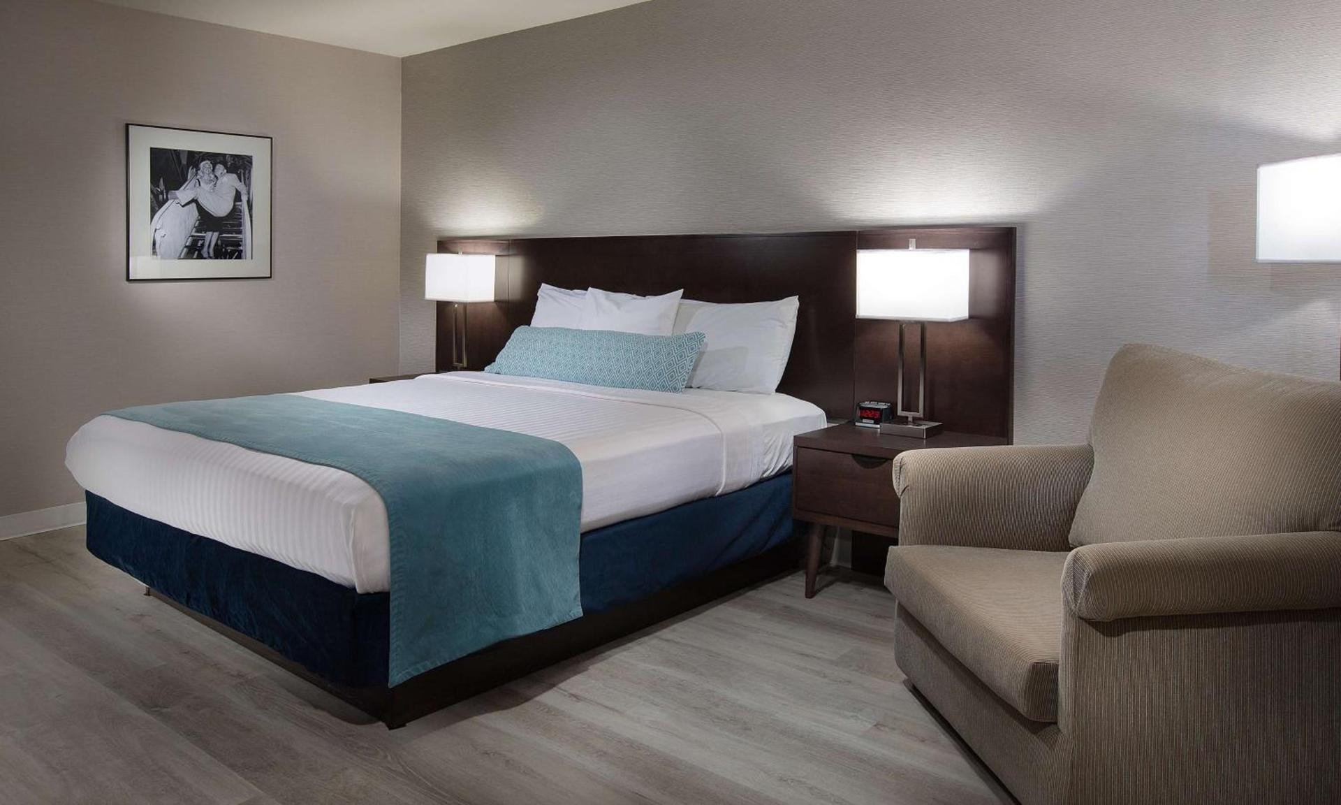 Safari Inn Burbank-Universal, a Coast Hotel photo 8