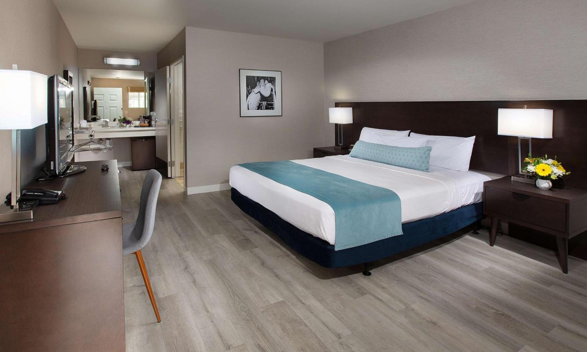 Safari Inn Burbank-Universal, a Coast Hotel photo 16