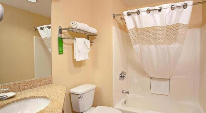 Flagstaff Hotel photo 31