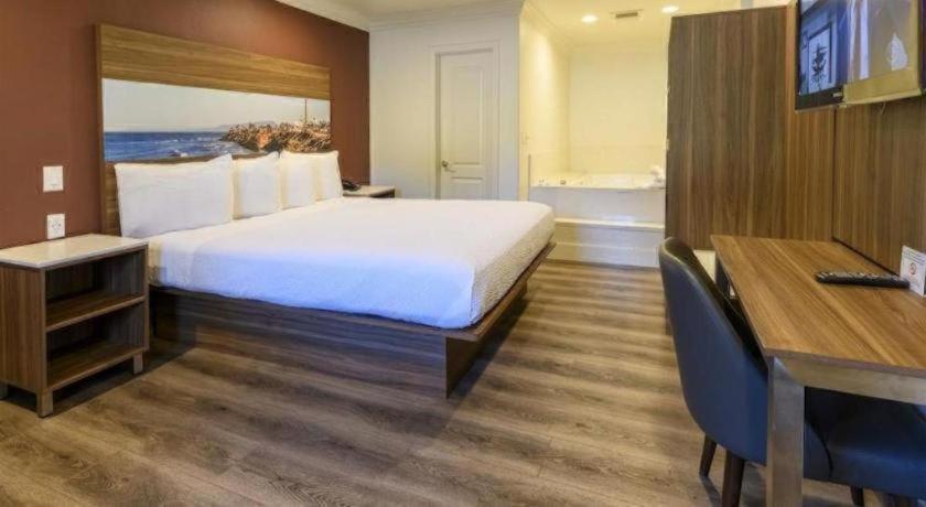 Rodeway Inn Carlsbad photo 16