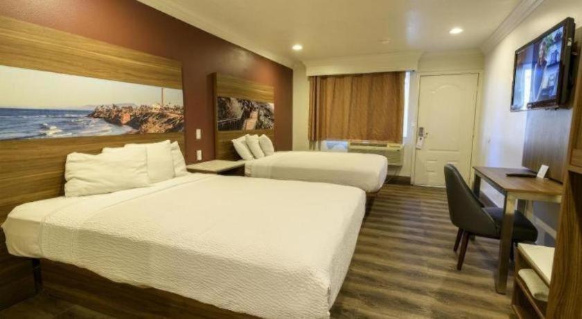 Rodeway Inn Carlsbad photo 23