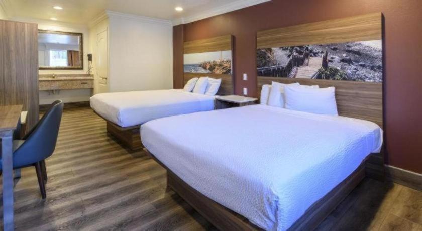 Rodeway Inn Carlsbad photo 25