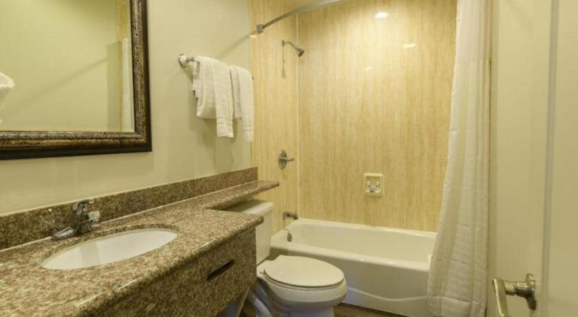 Rodeway Inn Carlsbad photo 45
