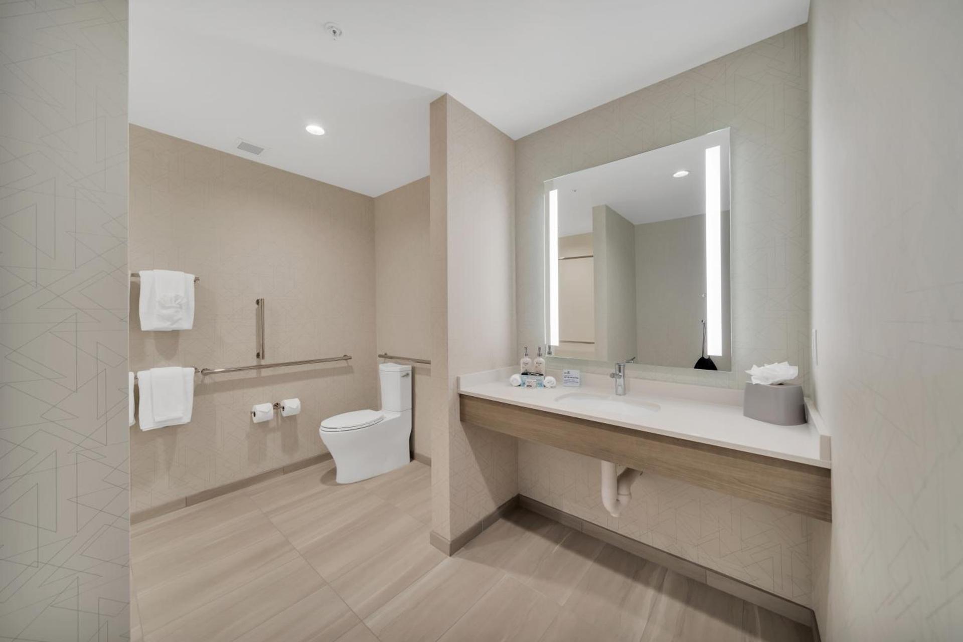 Holiday Inn Express & Suites Fort Walton Beach - Eglin Area by IHG photo 27
