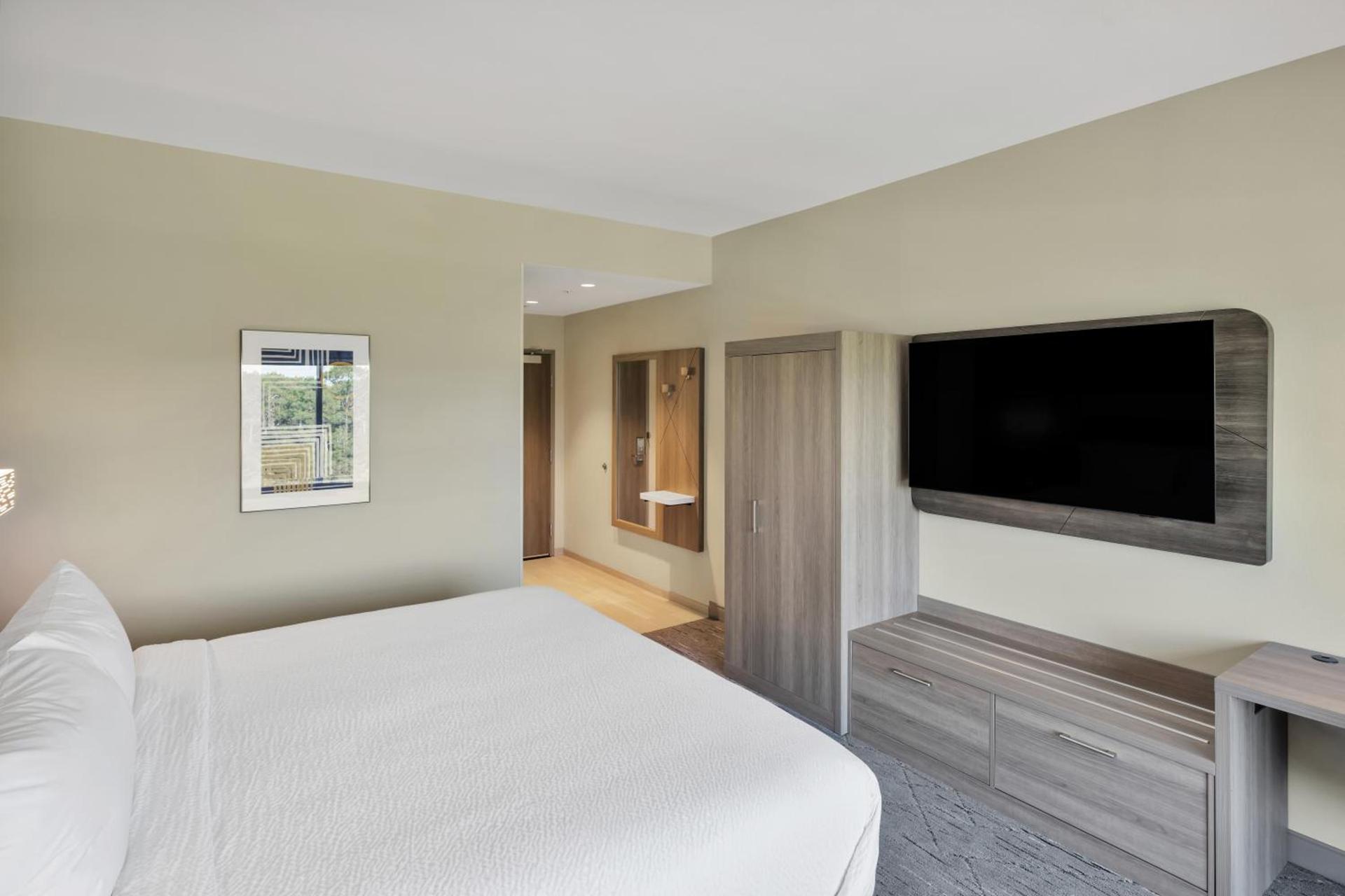 Holiday Inn Express & Suites Fort Walton Beach - Eglin Area by IHG photo 63