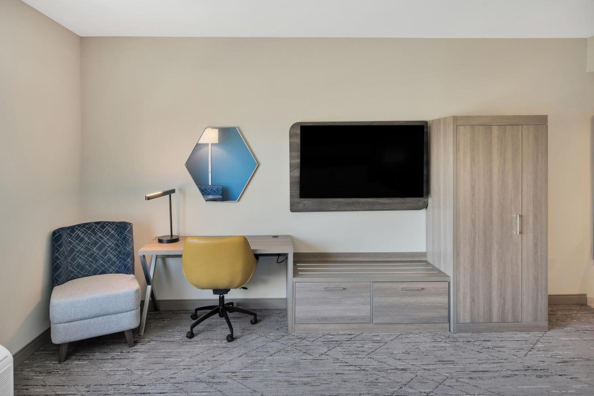 Holiday Inn Express & Suites Fort Walton Beach - Eglin Area by IHG photo 72