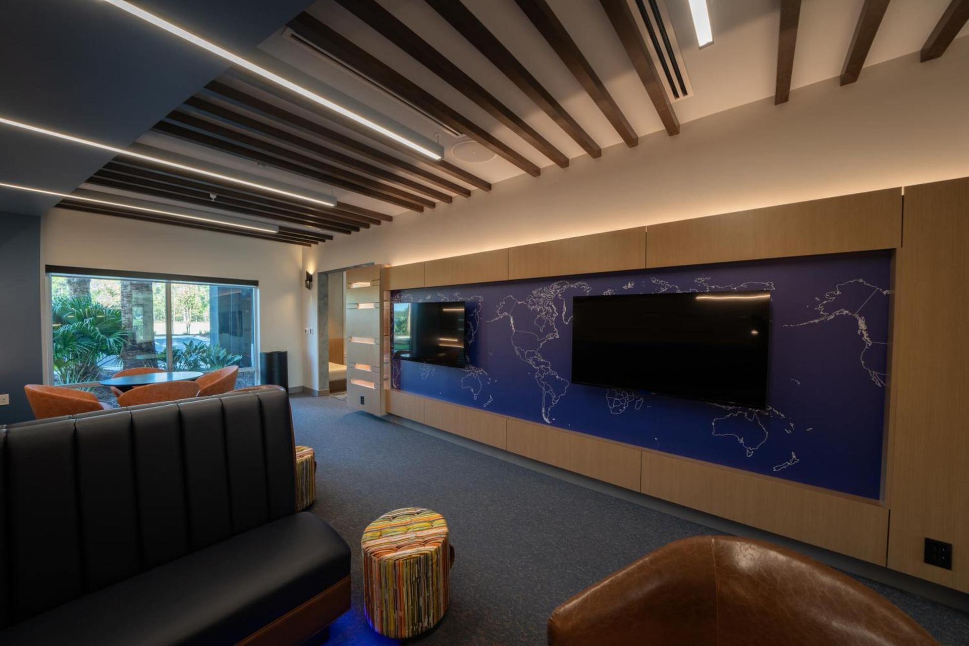 Holiday Inn Express & Suites Fort Walton Beach - Eglin Area by IHG photo 74