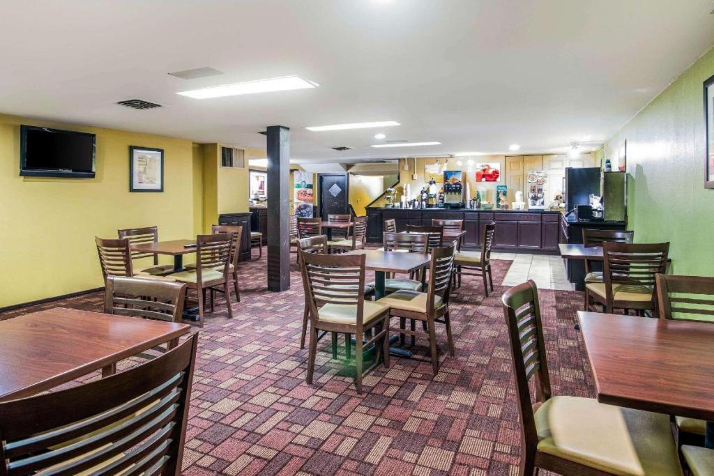 Quality Inn Barre-Montpelier photo 19