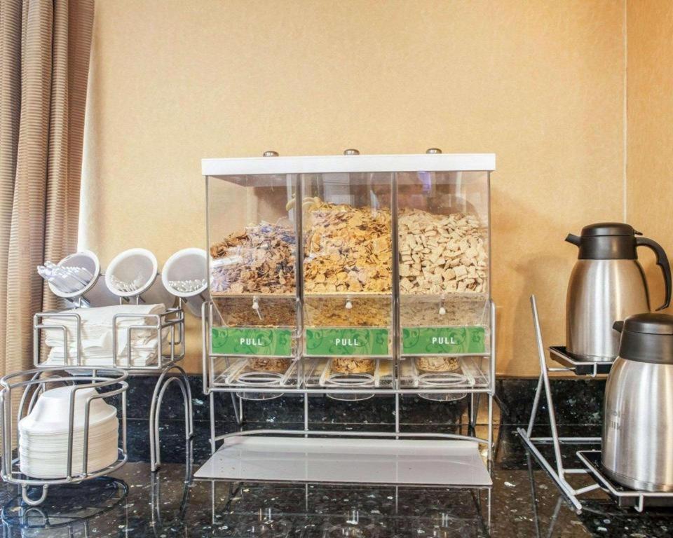 Comfort Suites photo 15