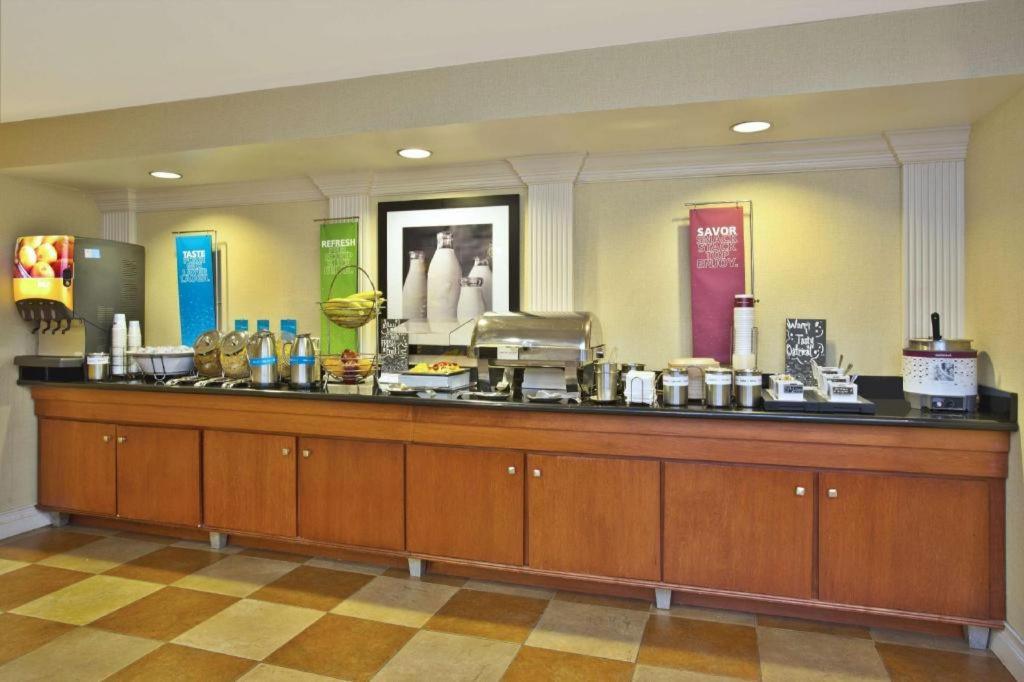 Hampton Inn Anderson photo 8